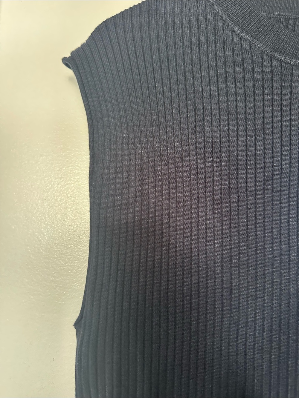 Sleeveless Navy Ribbed Top - Picture 3 of 5